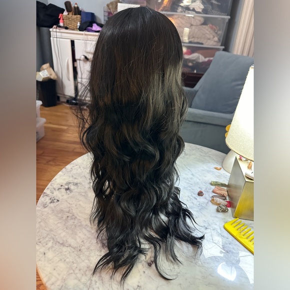 Unknown Amazon Black Wig Soft Synthetic Fibers with Trimmed Bangs - Only triedon - Picture 4 of 10